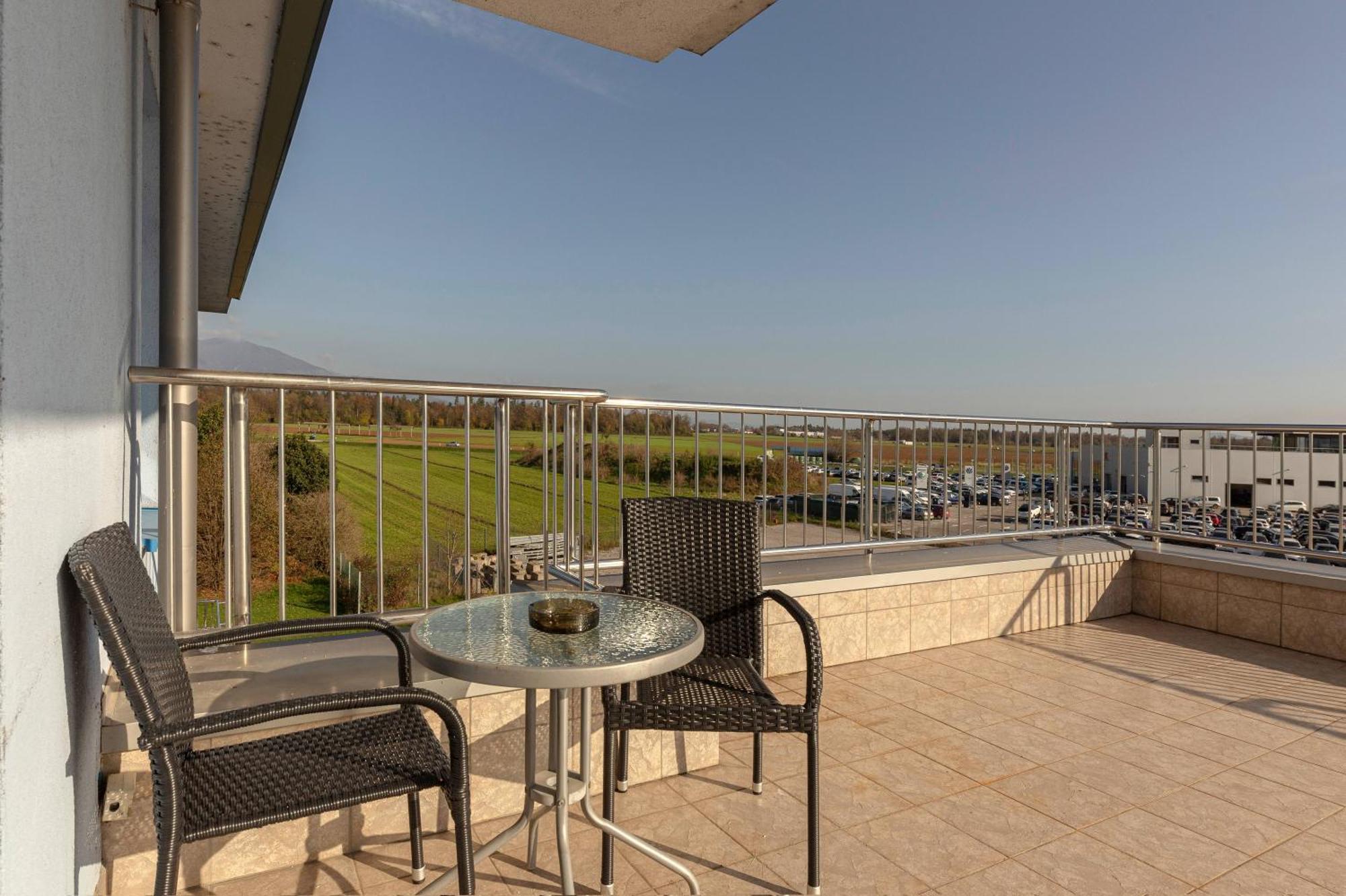 Garni Hotel Azul Крань Экстерьер фото