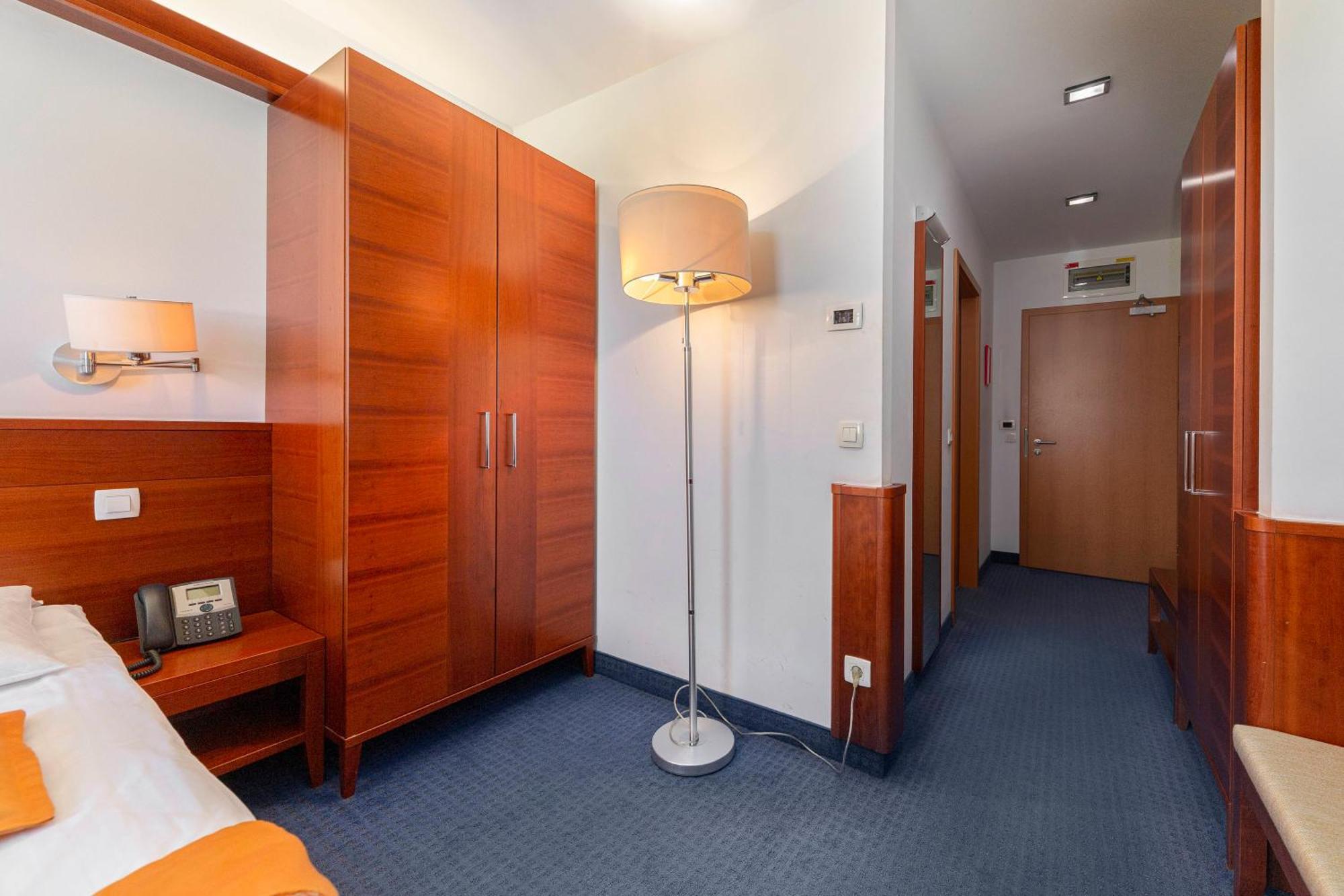 Garni Hotel Azul Крань Экстерьер фото
