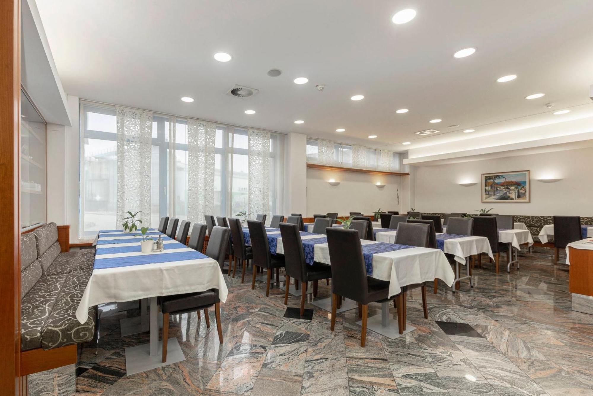 Garni Hotel Azul Крань Экстерьер фото